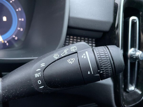 Used Volvo XC40 2024 for sale - 76198469: Photo 28