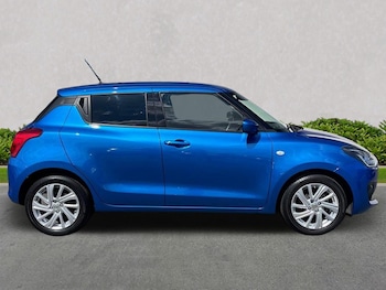 Used Suzuki Swift 2023 for sale - 75575604: Photo