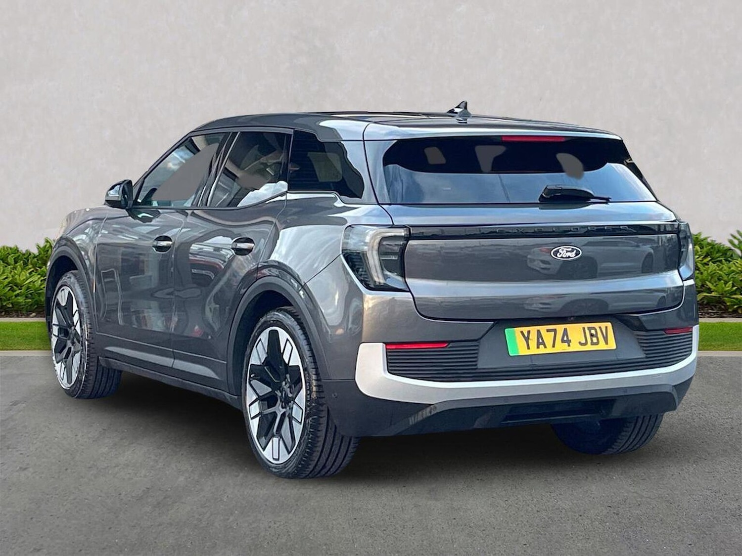 Used Ford Explorer 2024 for sale - 77616764: Photo 2