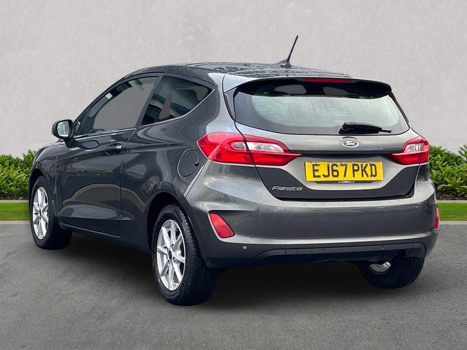 Used Ford Fiesta 2017 for sale - 76628031: Photo 2