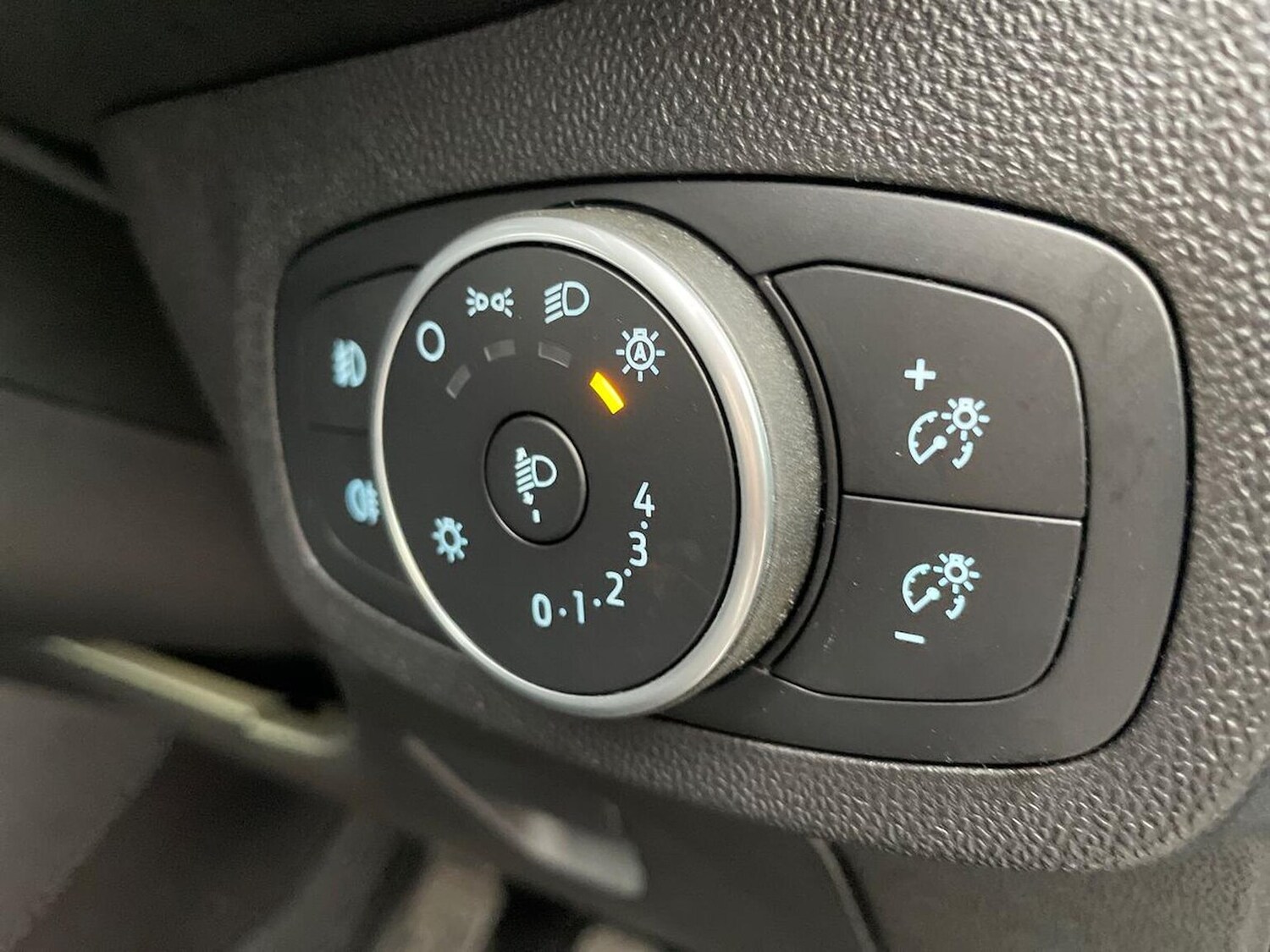 Used Ford Fiesta 2017 for sale - 76628031: Photo 25