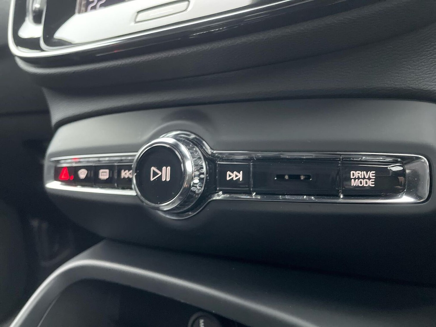 Used Volvo XC40 2021 for sale - 76591402: Photo 12