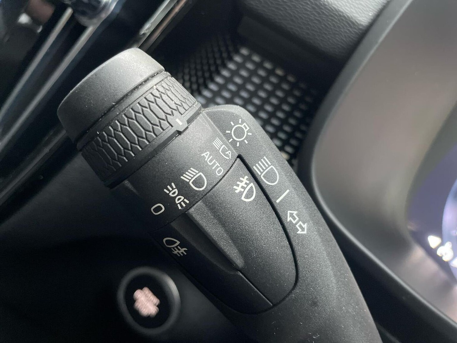 Used Volvo XC40 2021 for sale - 76591402: Photo 29