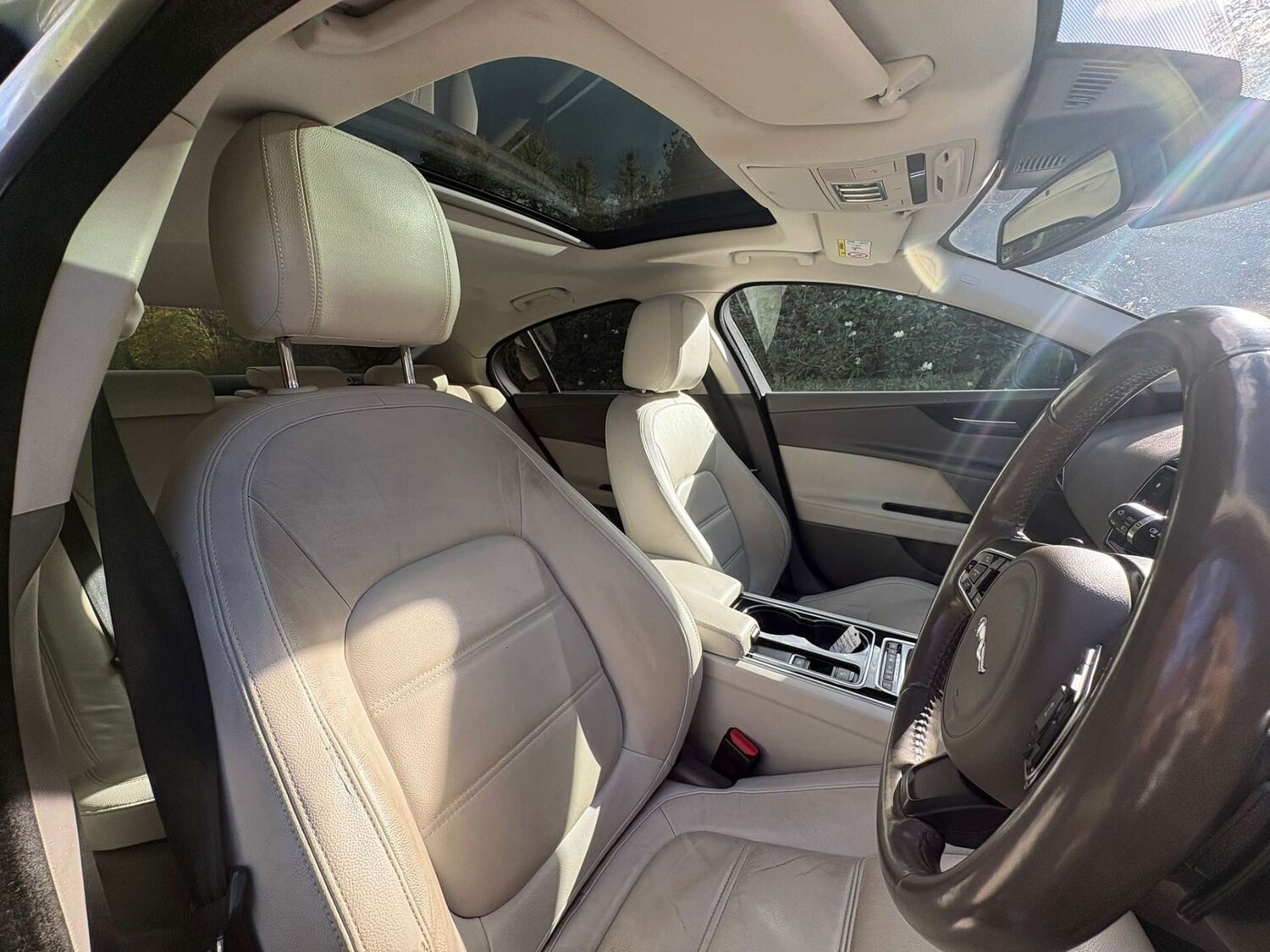Used Jaguar XE 2015 for sale - 76343772: Photo 18