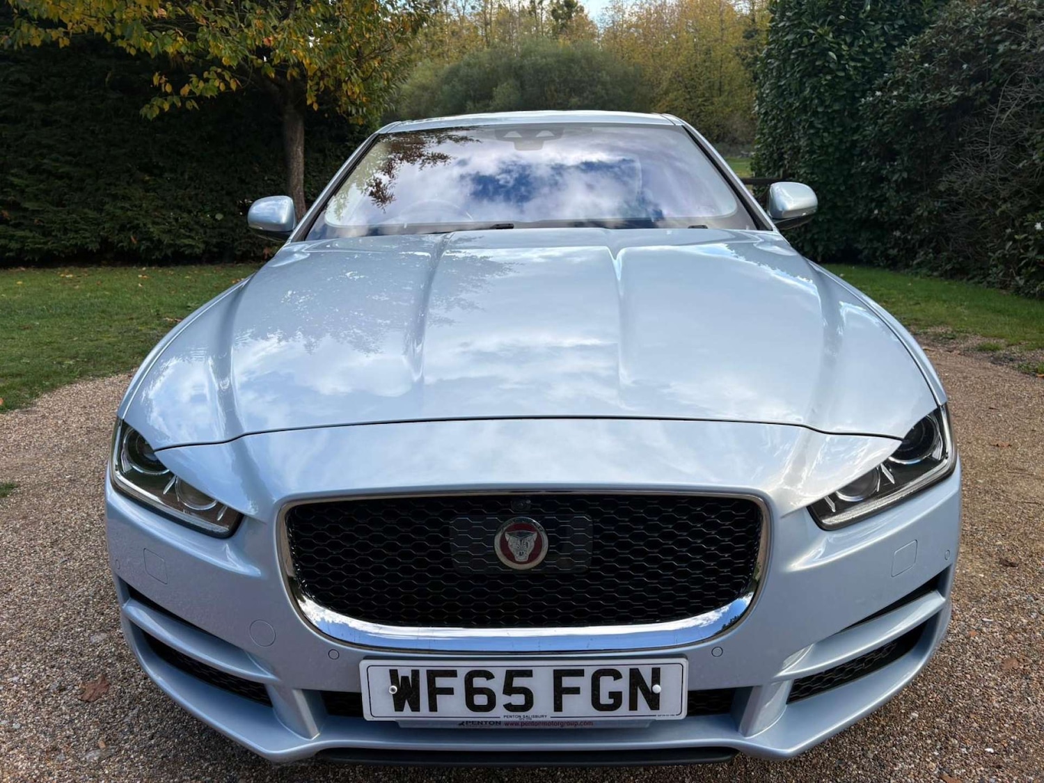 Used Jaguar XE 2015 for sale - 76343772: Photo 2