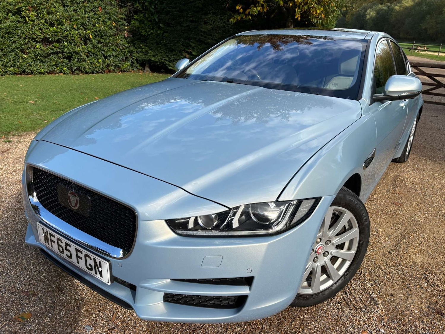 Used Jaguar XE 2015 for sale - 76343772: Photo 4