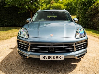 Used Porsche Cayenne 2018 for sale - 74900609: Photo
