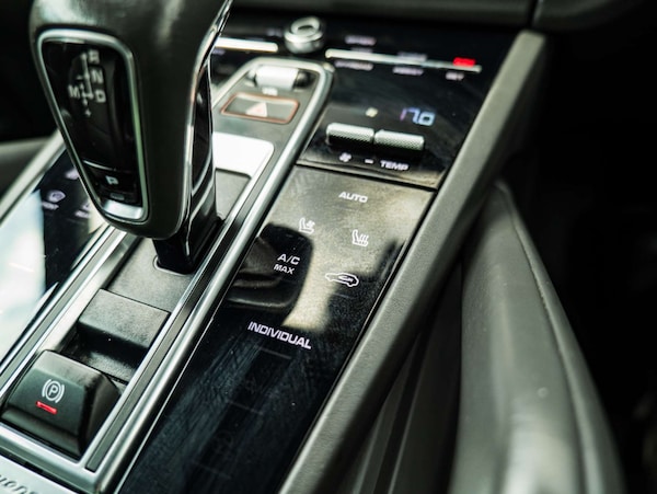 Used Porsche Cayenne 2018 for sale - 74900609: Photo 60