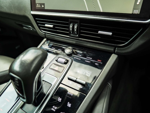 Used Porsche Cayenne 2018 for sale - 74900609: Photo 61