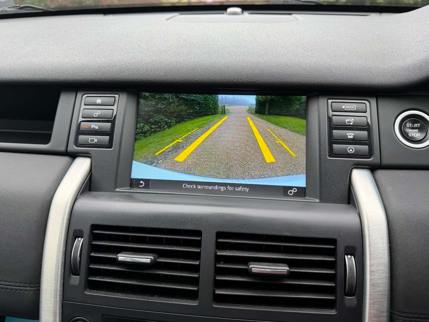 Used Land Rover Discovery Sport 2017 for sale - 77850743: Photo 11