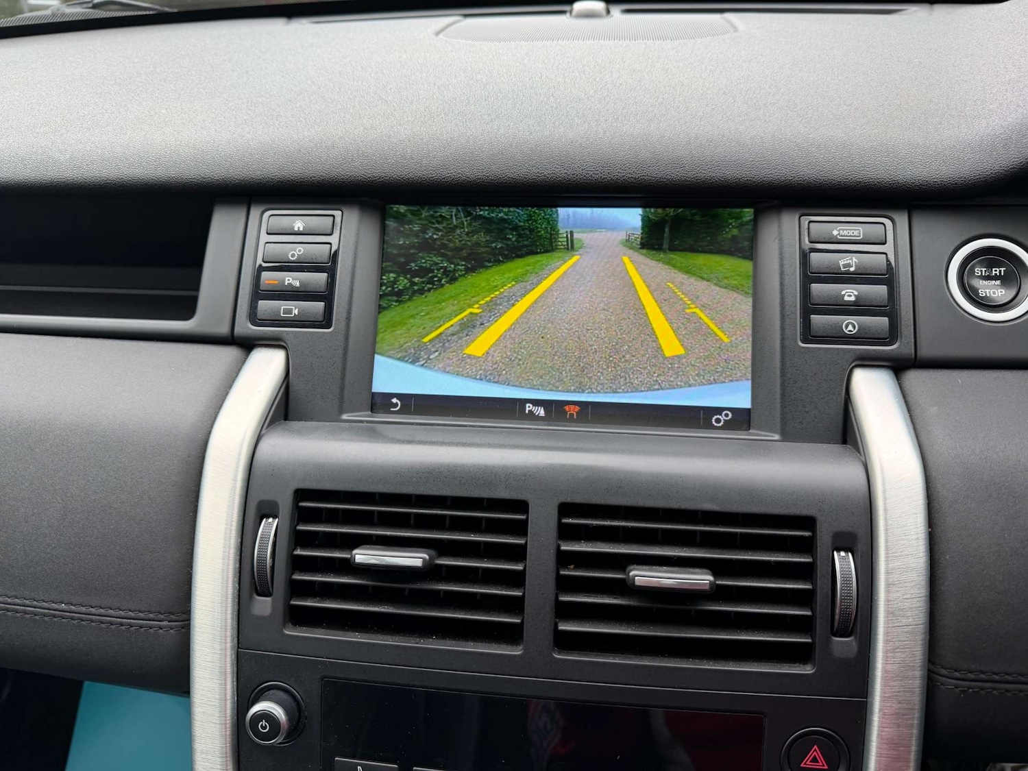 Used Land Rover Discovery Sport 2017 for sale - 77850743: Photo 12