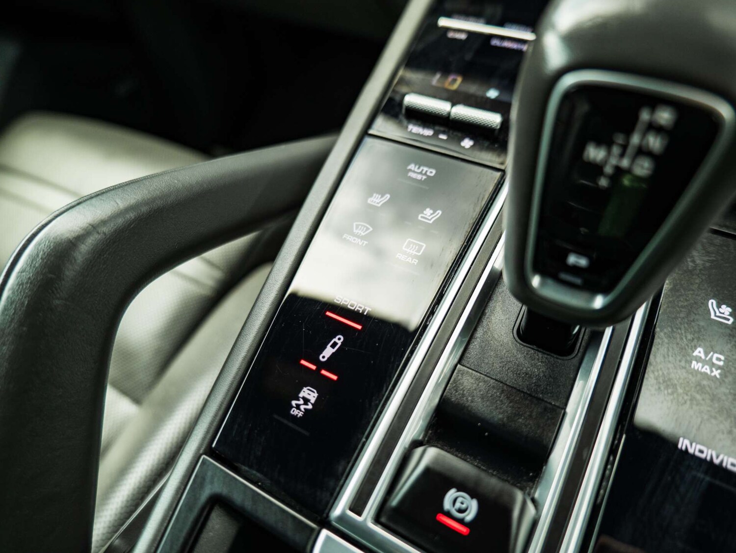 Used Porsche Cayenne 2018 for sale - 76277391: Photo 57