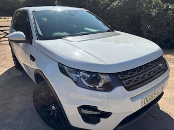 Used Land Rover Discovery Sport 2015 for sale - 79392146: Photo