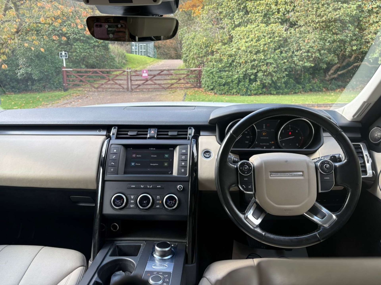 Used Land Rover Discovery 2017 for sale - 76299552: Photo 11