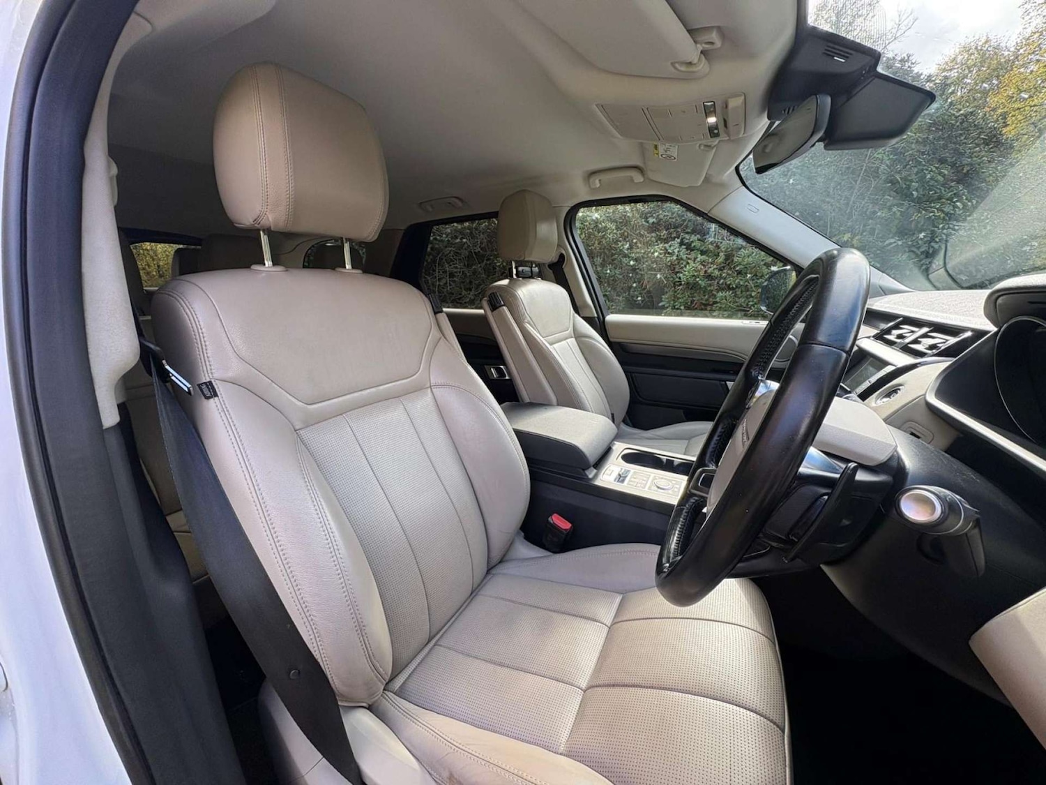 Used Land Rover Discovery 2017 for sale - 76299552: Photo 13