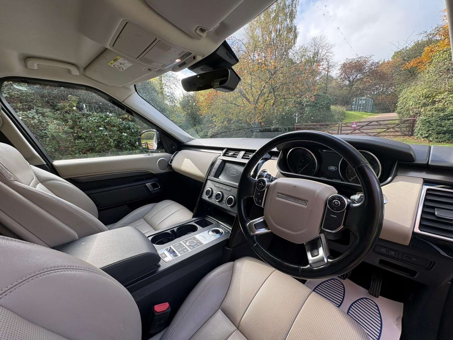 Used Land Rover Discovery 2017 for sale - 76299552: Photo 19