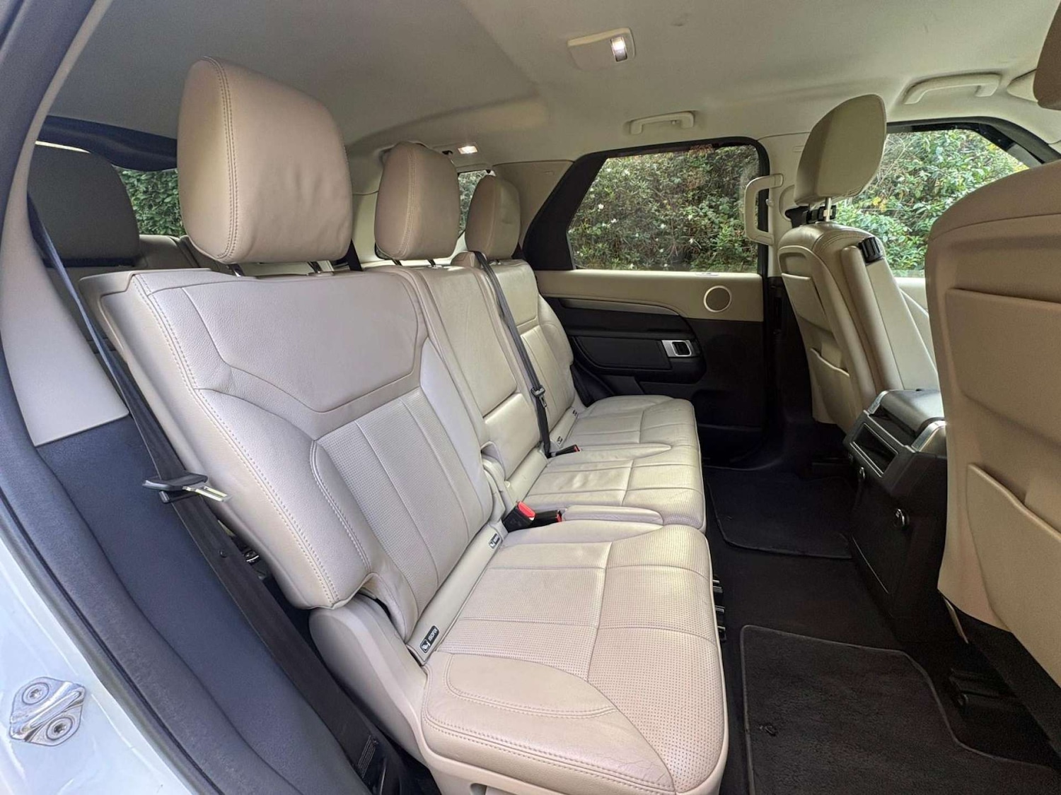 Used Land Rover Discovery 2017 for sale - 76299552: Photo 23