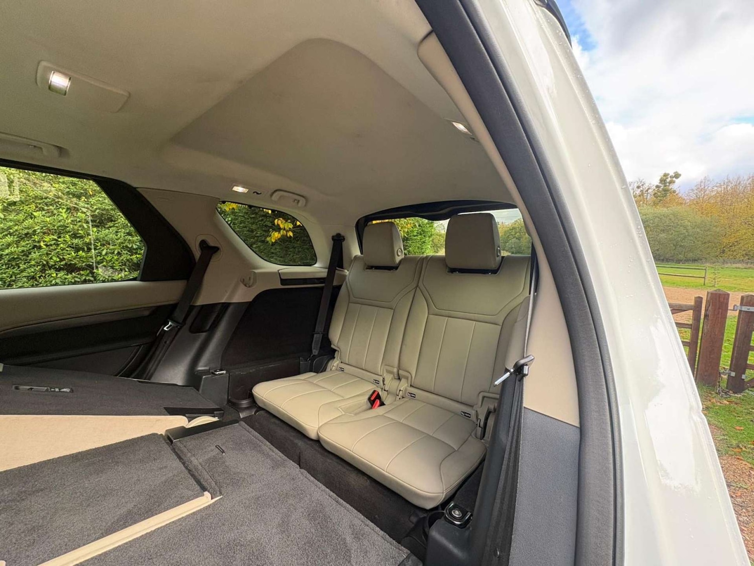 Used Land Rover Discovery 2017 for sale - 76299552: Photo 25