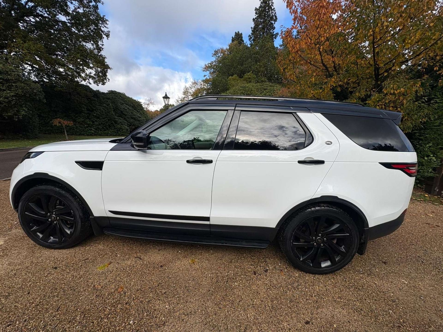 Used Land Rover Discovery 2017 for sale - 76299552: Photo 34