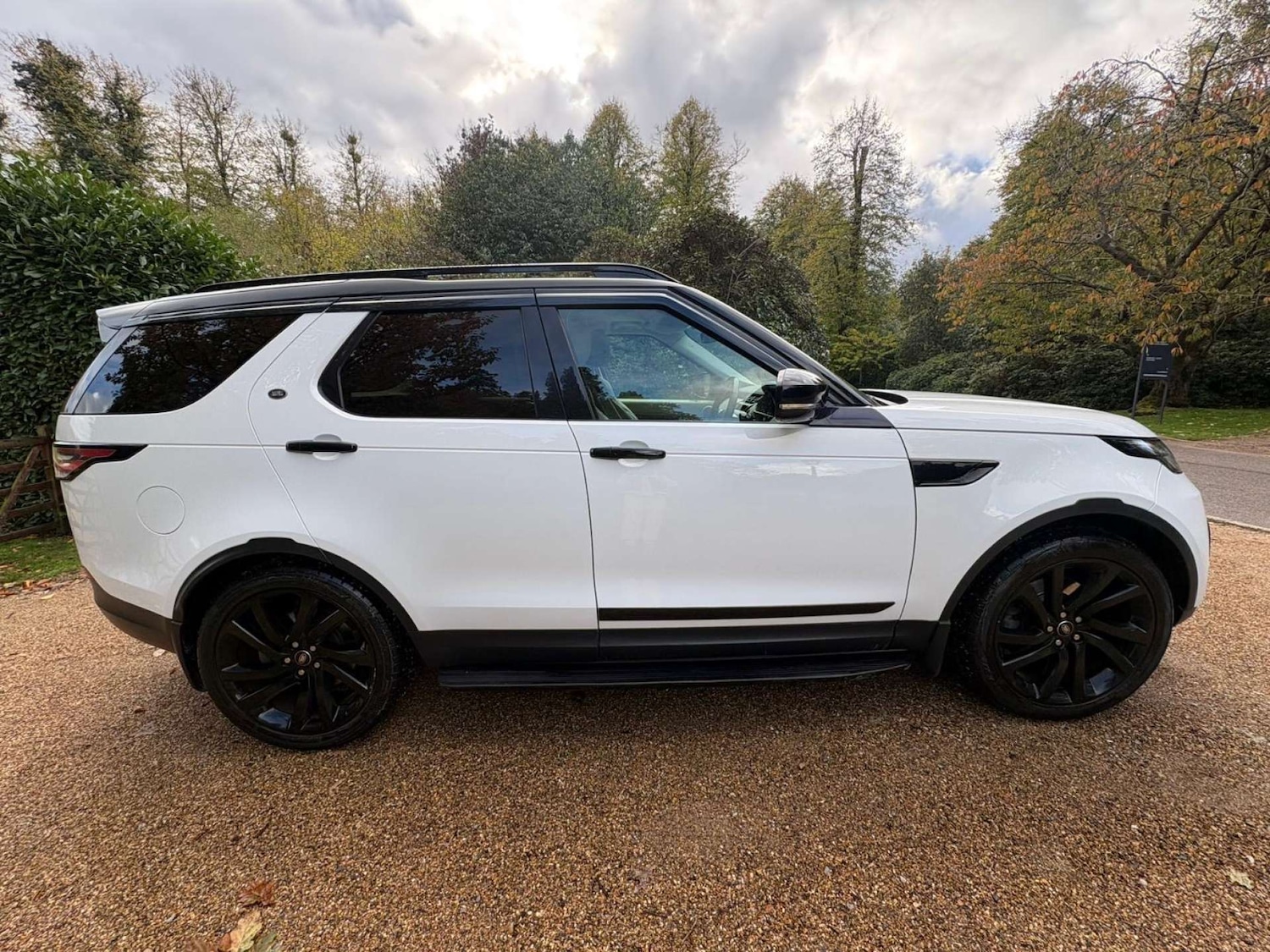 Used Land Rover Discovery 2017 for sale - 76299552: Photo 51