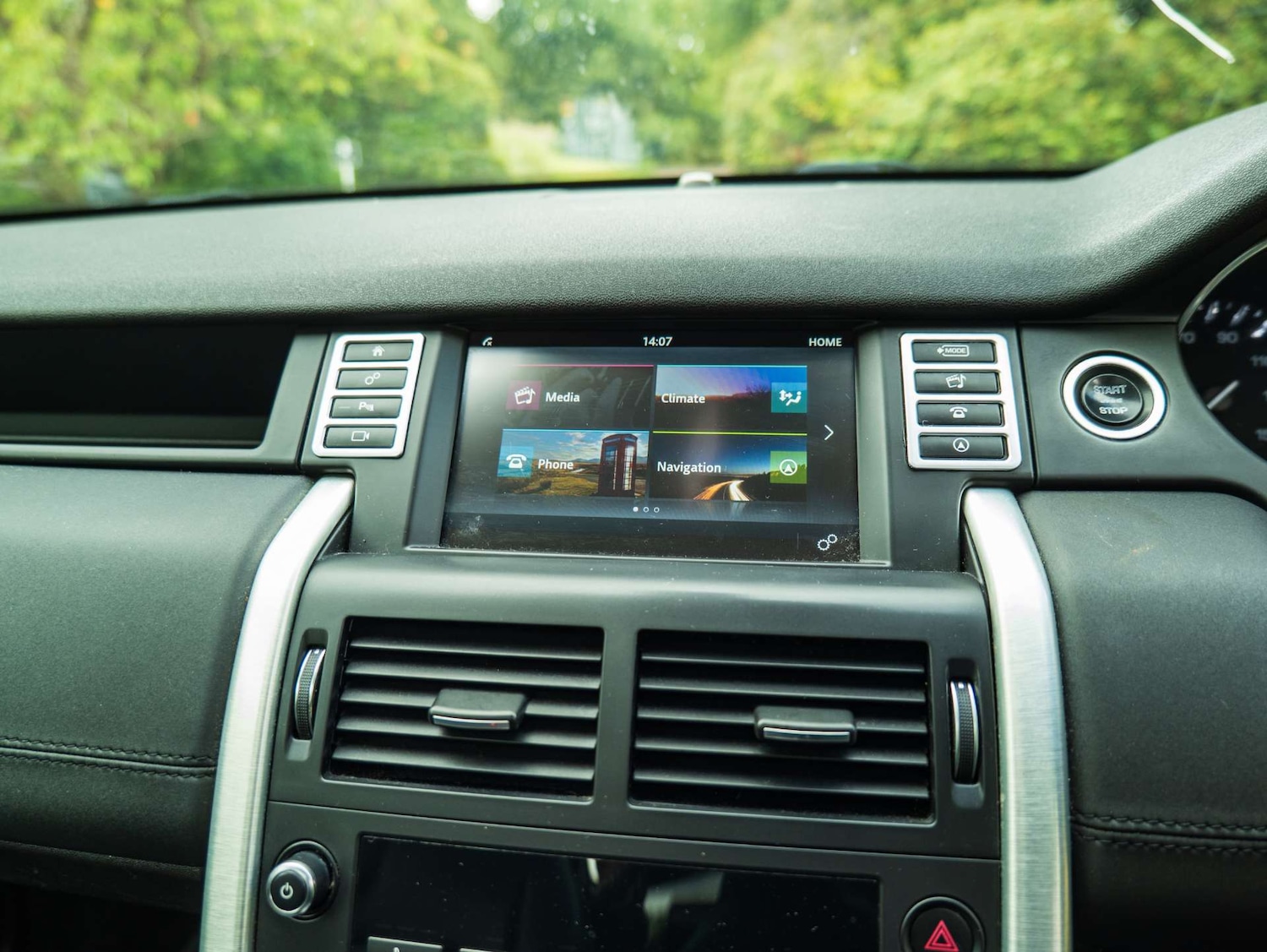 Used Land Rover Discovery Sport 2016 for sale - 76600636: Photo 24