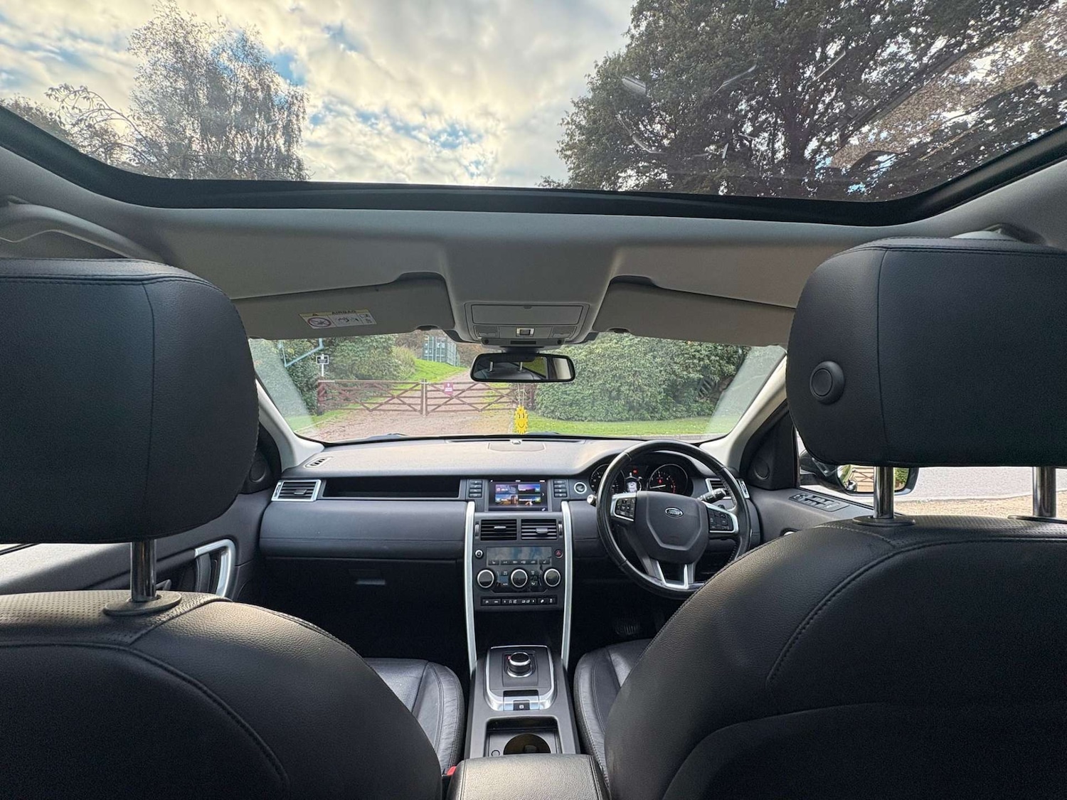 Used Land Rover Discovery Sport 2017 for sale - 77822608: Photo 11