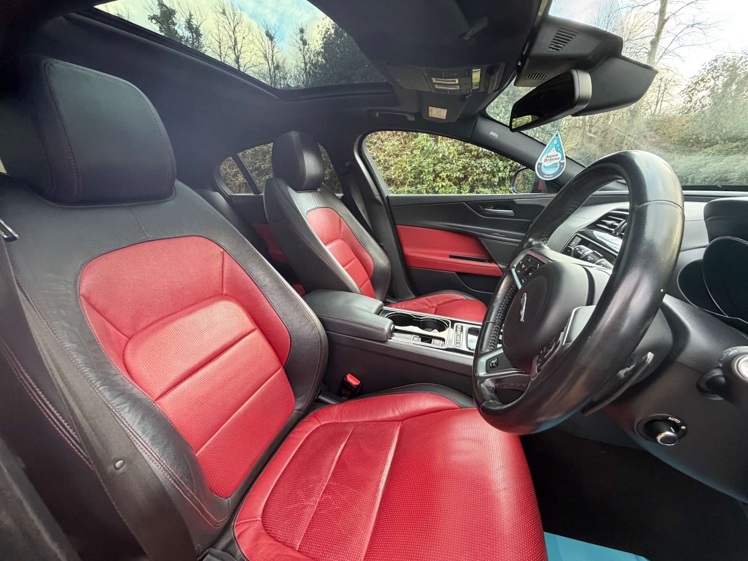 Used Jaguar XE 2015 for sale - 77877242: Photo 18