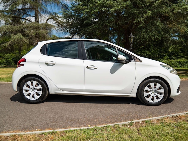 Used Peugeot 208 2024 for sale - 74108449: Photo 8