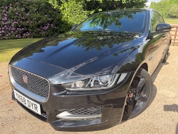 Used Jaguar XE 2019 for sale - 78458899: Photo
