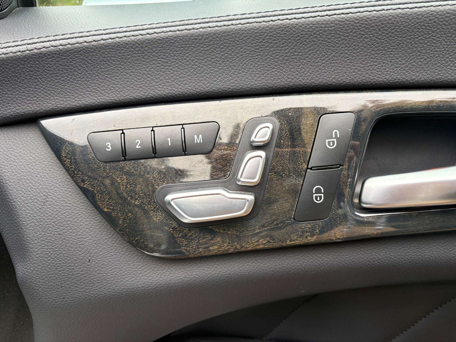 Used Mercedes-Benz CLS 2016 for sale - 76354249: Photo 16