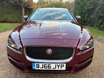 Used Jaguar XE 2016 for sale - 76469542: Photo