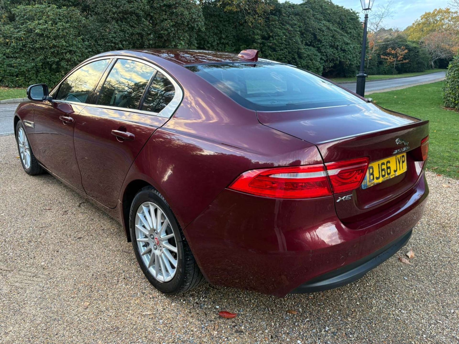 Used Jaguar XE 2016 for sale - 76469542: Photo 3