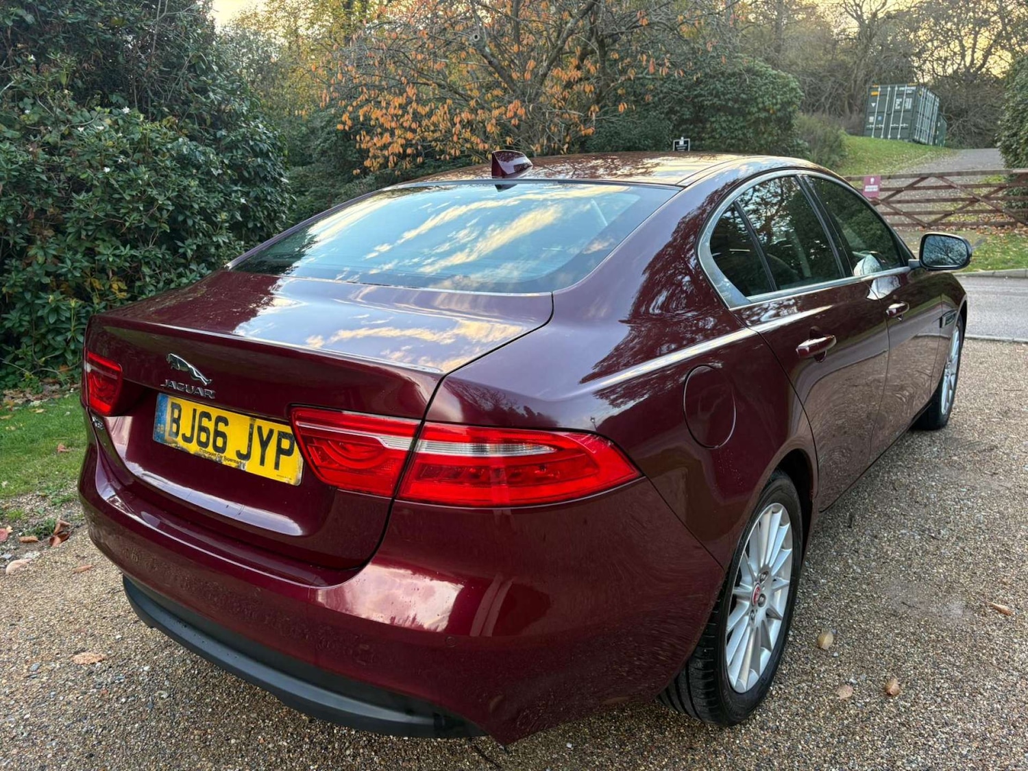 Used Jaguar XE 2016 for sale - 76469542: Photo 5