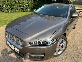 Used Jaguar XE 2016 for sale - 77981670: Photo
