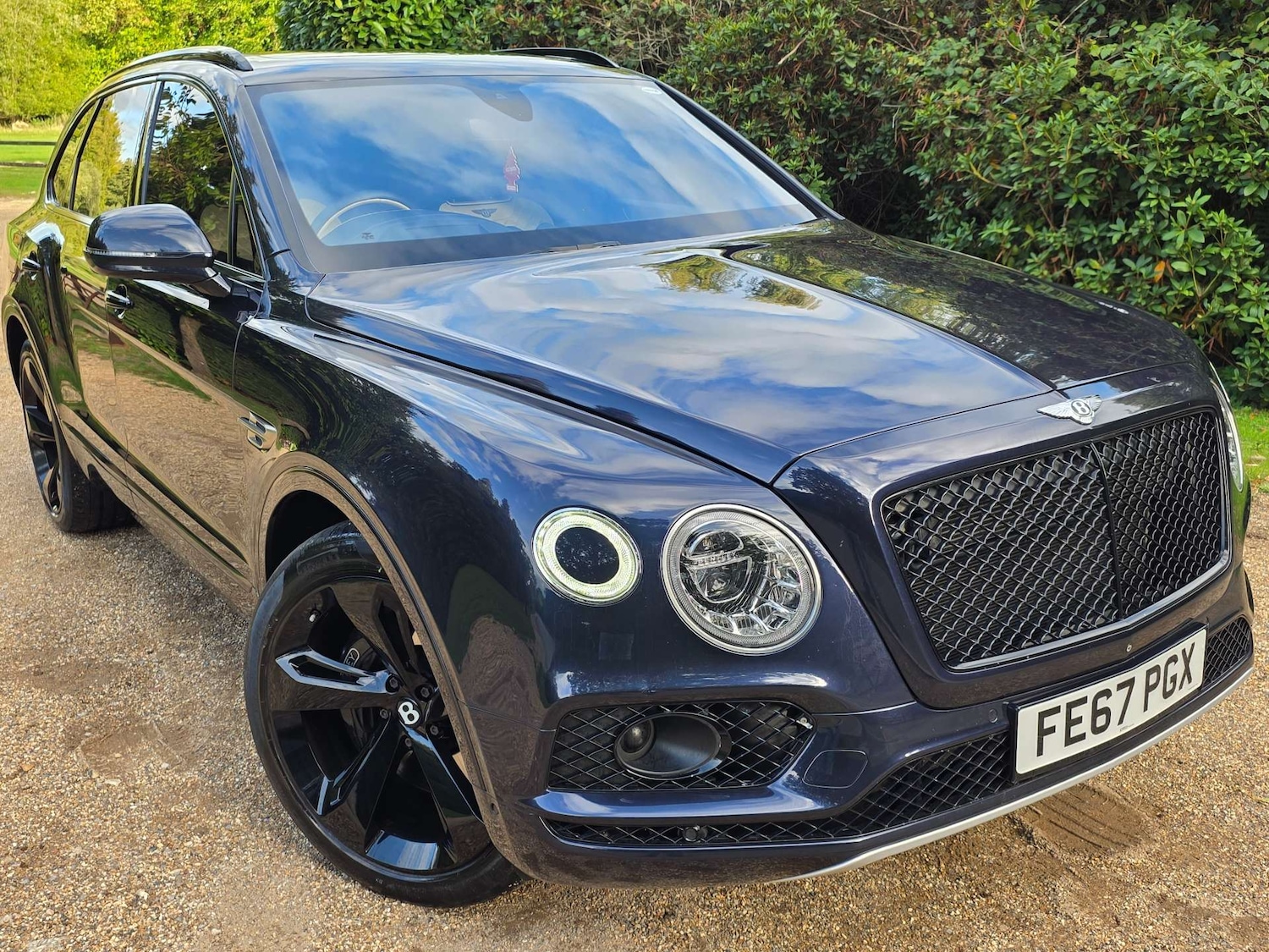 Used Bentley Bentayga 2017 for sale - 76000365: Photo 1