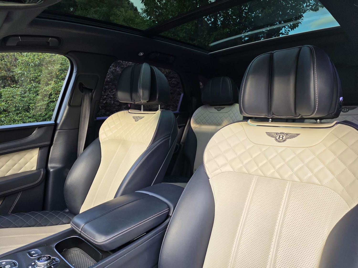 Used Bentley Bentayga 2017 for sale - 76000365: Photo 18