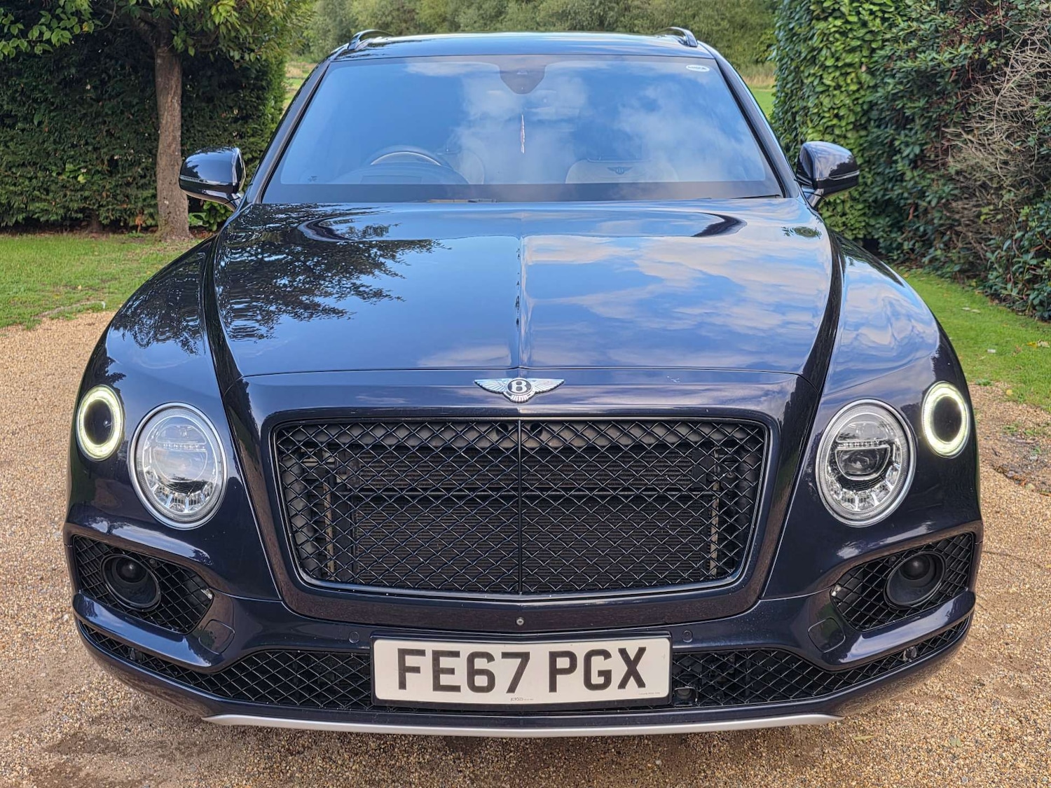 Used Bentley Bentayga 2017 for sale - 76000365: Photo 2