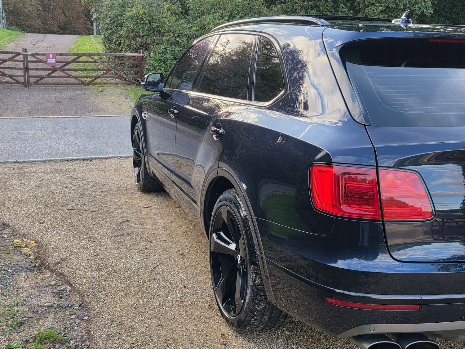 Used Bentley Bentayga 2017 for sale - 76000365: Photo 35