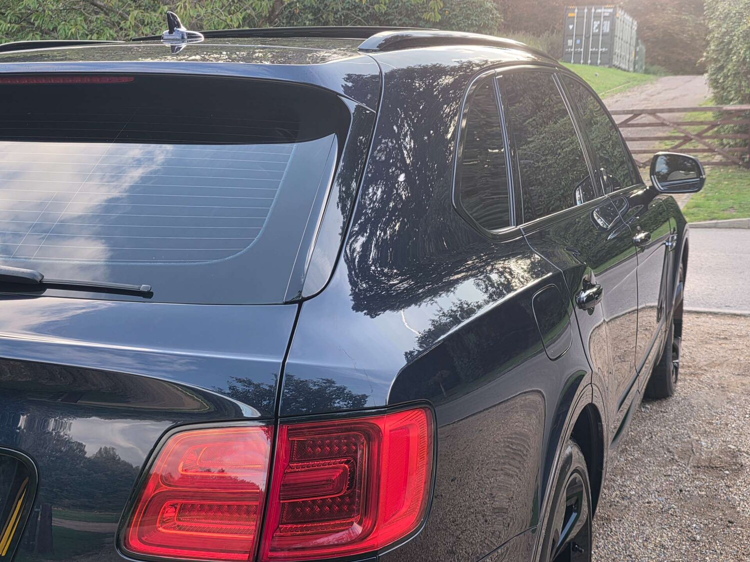 Used Bentley Bentayga 2017 for sale - 76000365: Photo 43