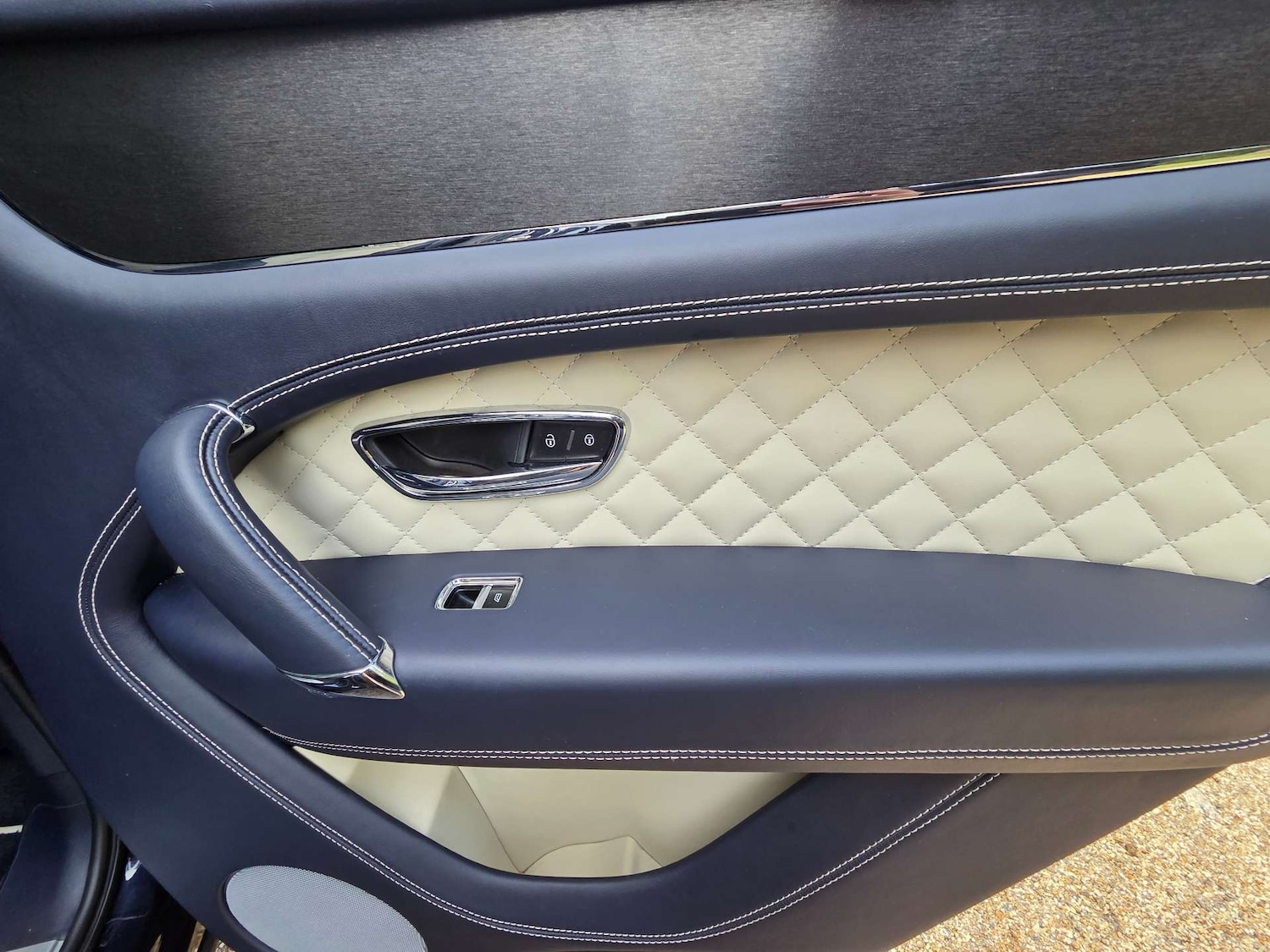 Used Bentley Bentayga 2017 for sale - 76000365: Photo 56