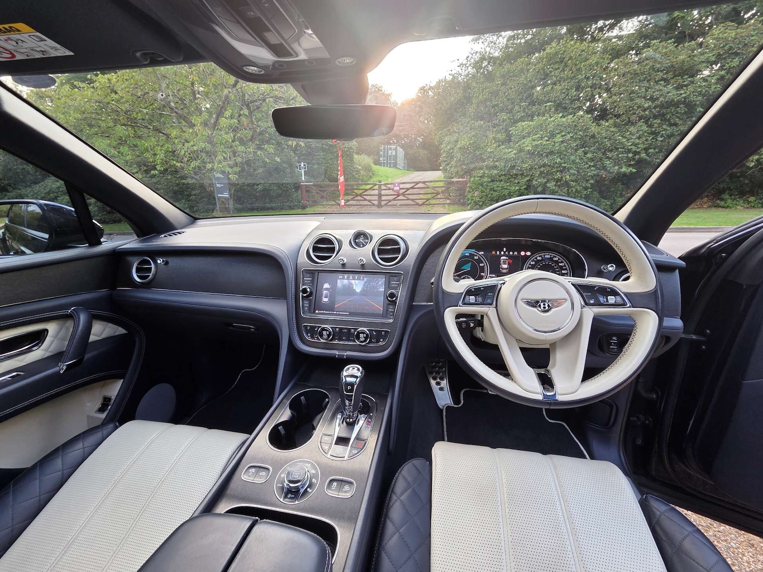 Used Bentley Bentayga 2017 for sale - 76000365: Photo 58