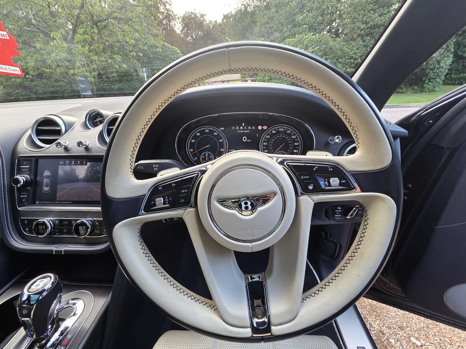 Used Bentley Bentayga 2017 for sale - 76000365: Photo 67
