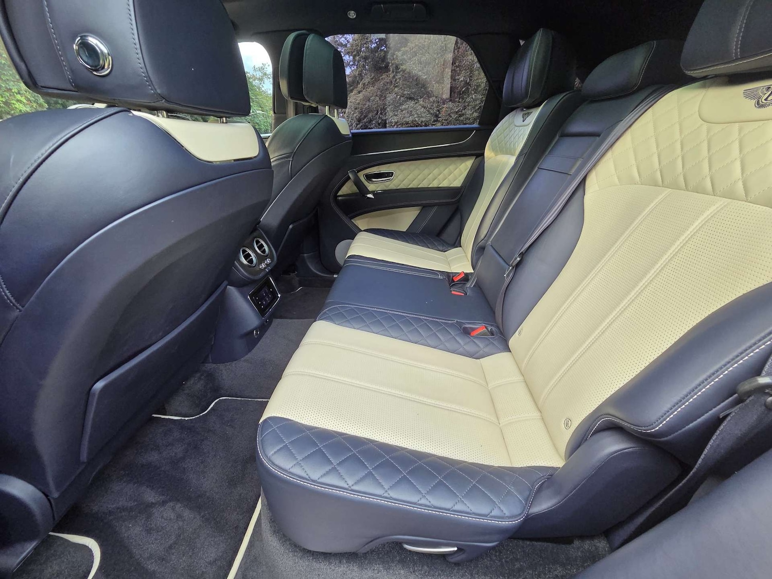 Used Bentley Bentayga 2017 for sale - 76000365: Photo 74