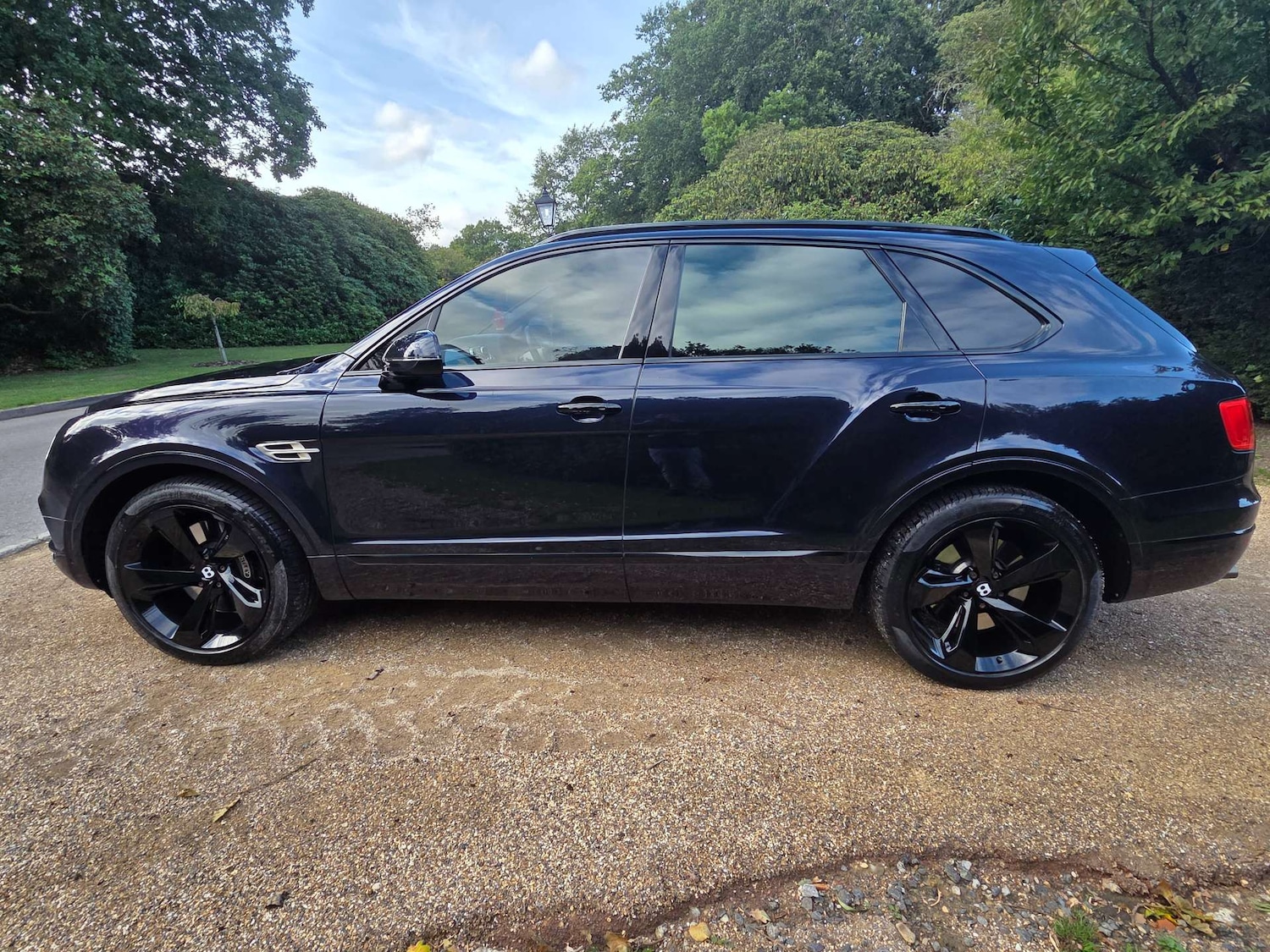 Used Bentley Bentayga 2017 for sale - 76000365: Photo 8