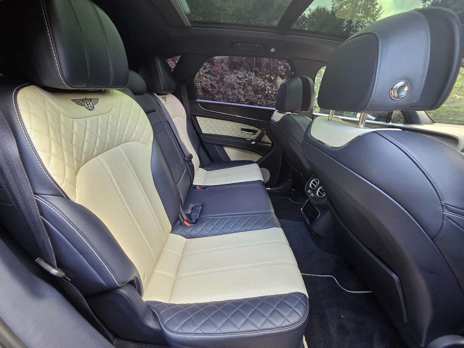 Used Bentley Bentayga 2017 for sale - 76000365: Photo 80