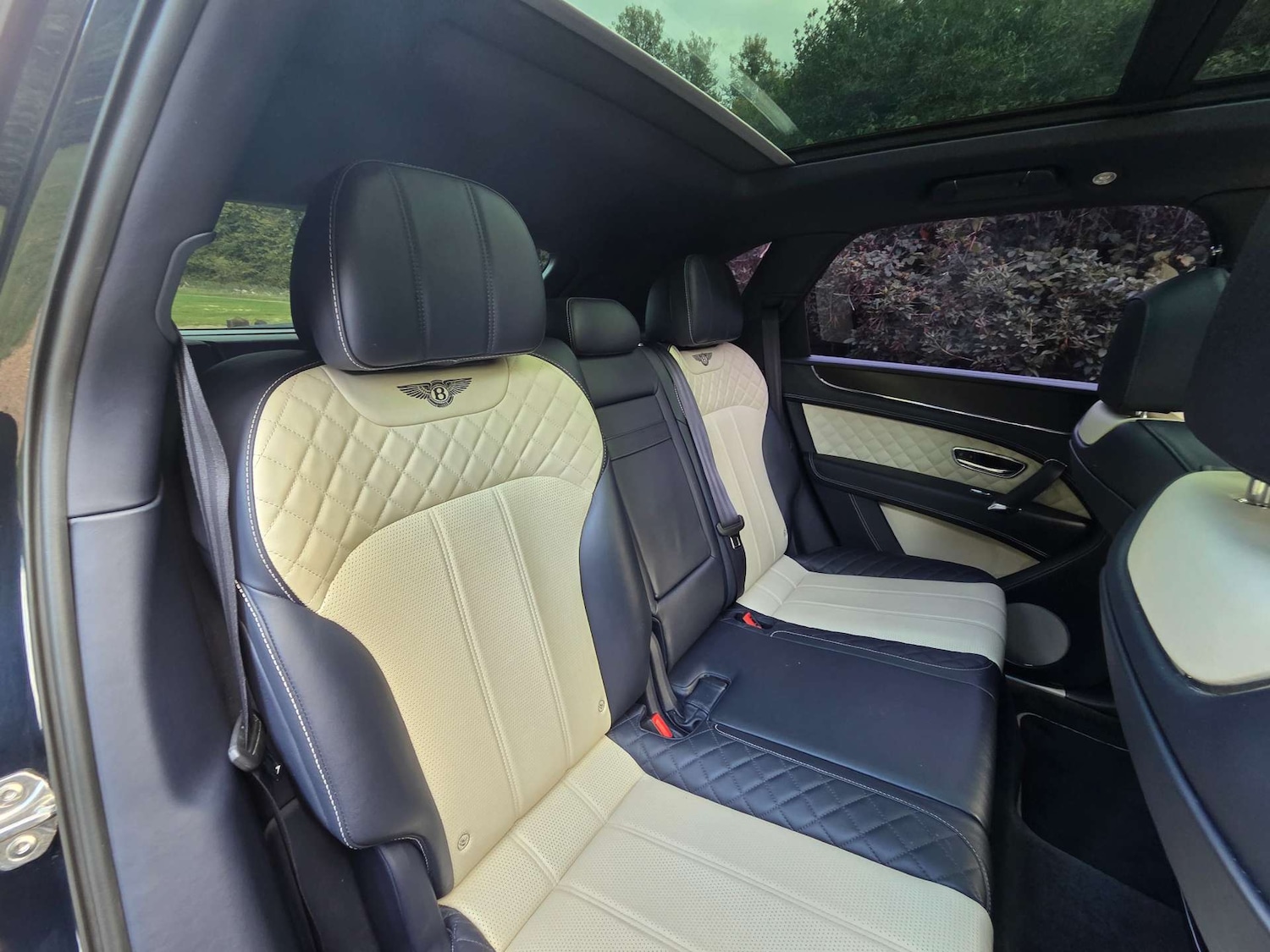 Used Bentley Bentayga 2017 for sale - 76000365: Photo 81