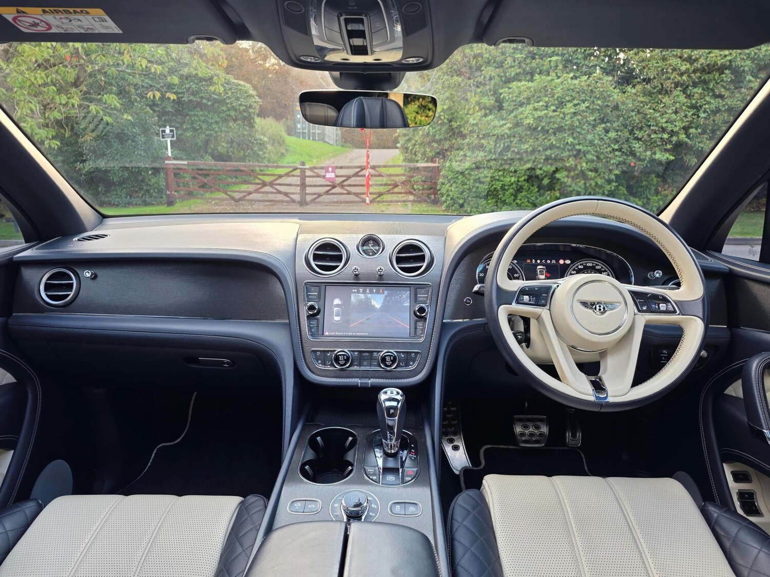 Used Bentley Bentayga 2017 for sale - 76000365: Photo 89
