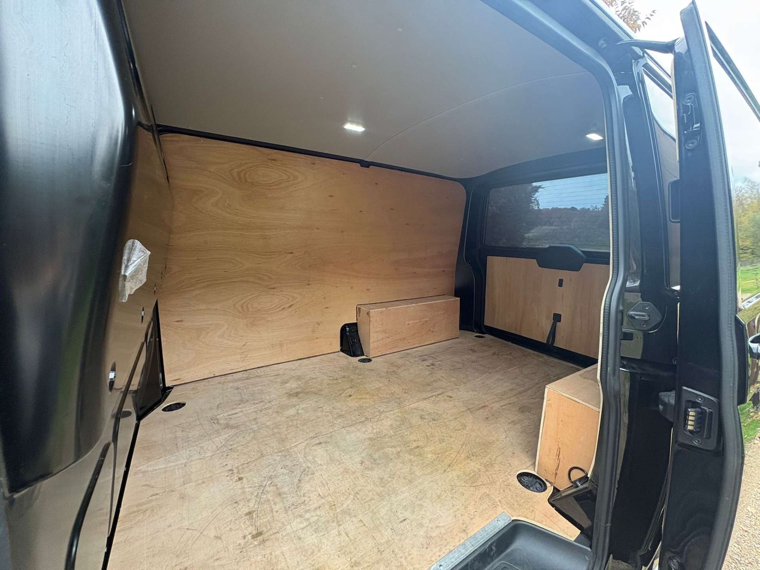 Used Volkswagen Transporter 2024 for sale - 76379441: Photo 16