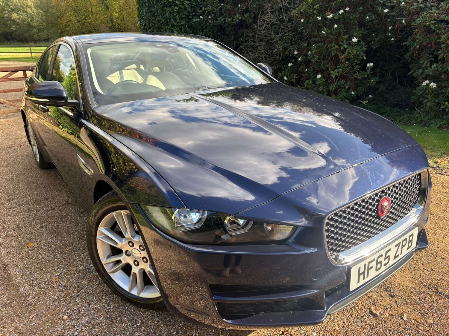 Used Jaguar XE 2015 for sale - 75862376: Photo 1