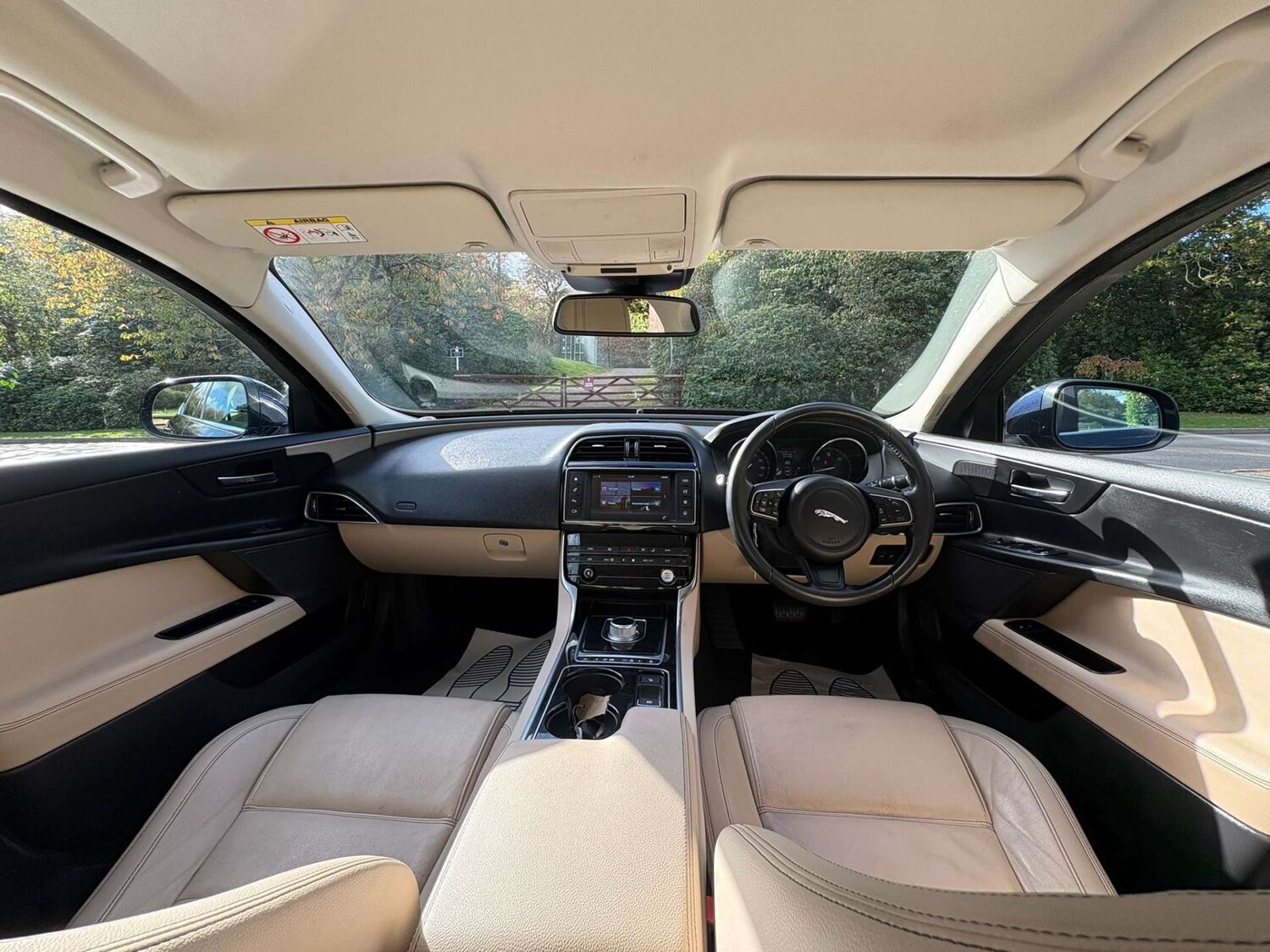 Used Jaguar XE 2015 for sale - 75862376: Photo 15